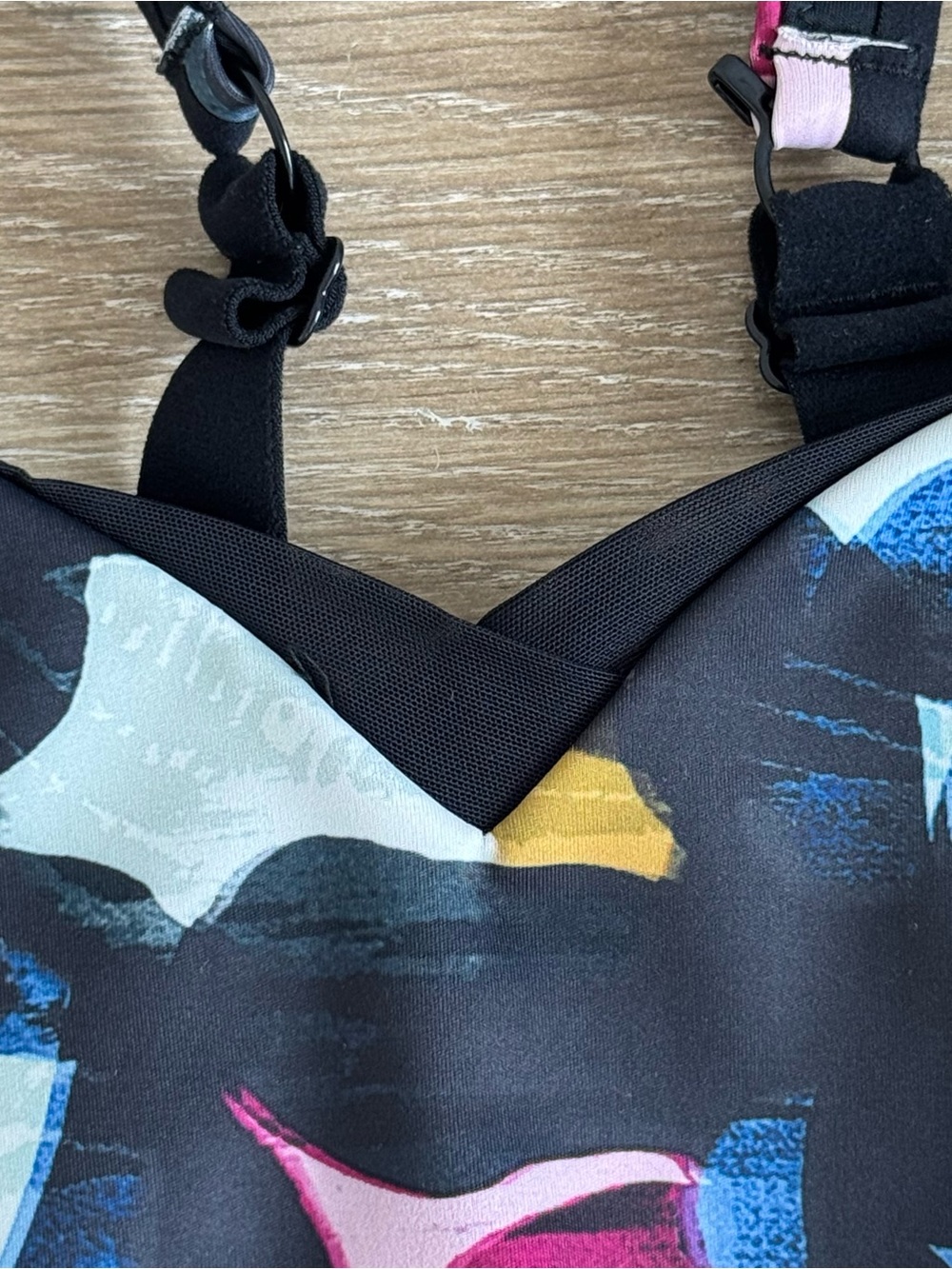 Brooks Drive Convertible Run Sports Bra Fast Floral - Picture 3 of 11